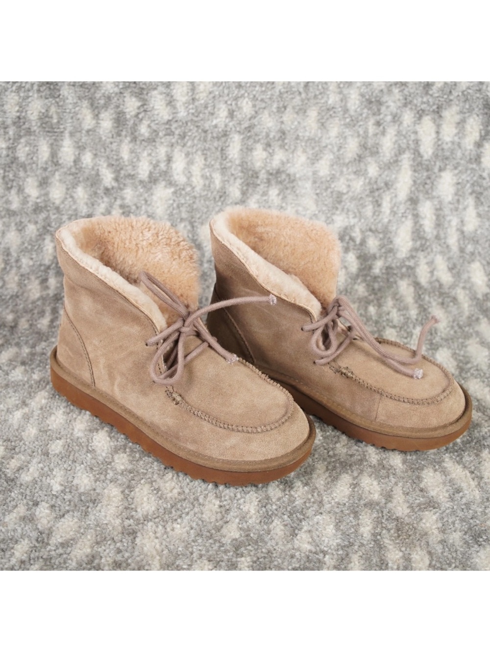 UGG Diara Suede Fleece Lined Ankle Boots 1113090 Womens US 7 UK 5 Beige EUC - Picture 5 of 15